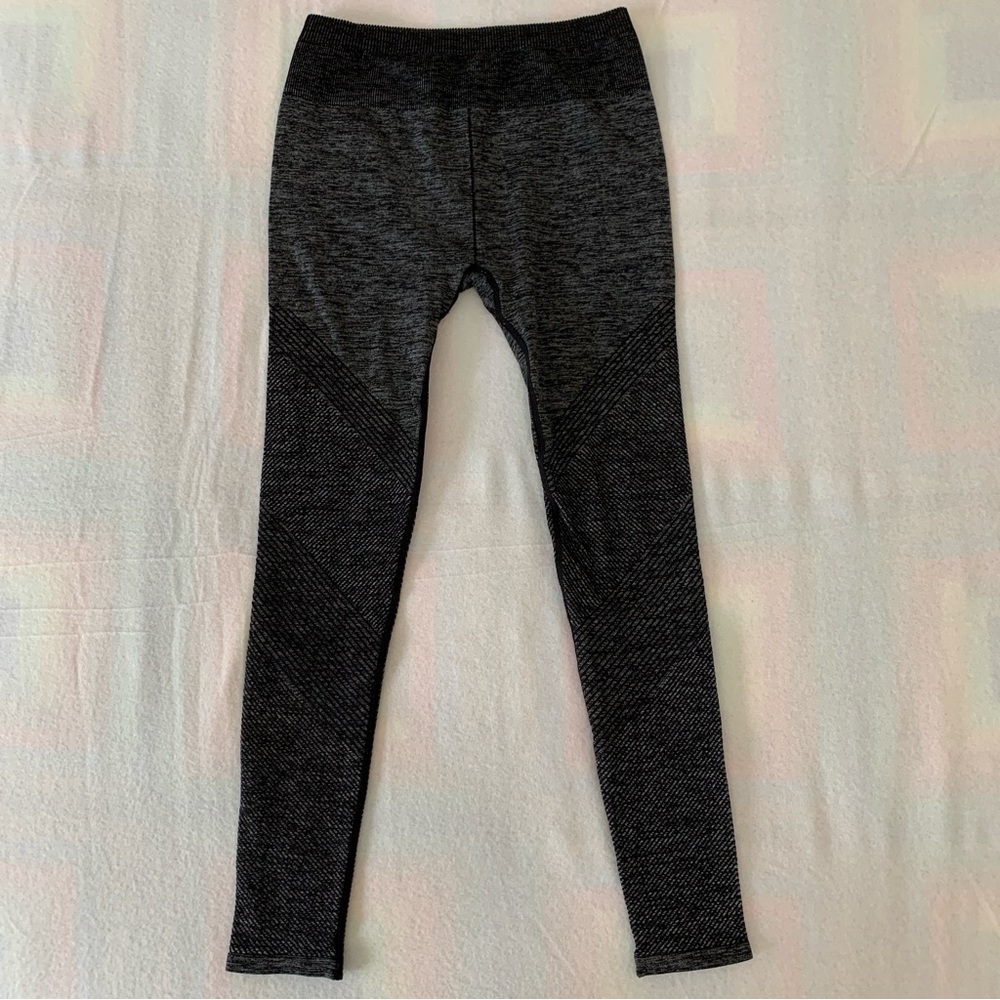Fabletics Pants‎ Women's Mid-Rise Seamless Rib 7/8 Performance Leggings Black S